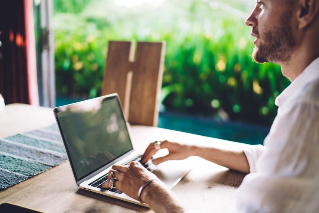 Como Equilibrar Trabalho e Lazer Quando Você é um Nômade Digital